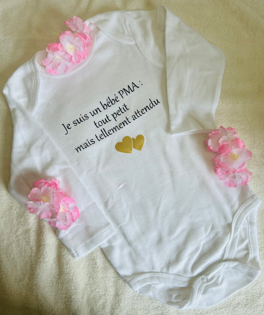 body " Je suis un bébé PMA : tout petit mais tellement attendu"